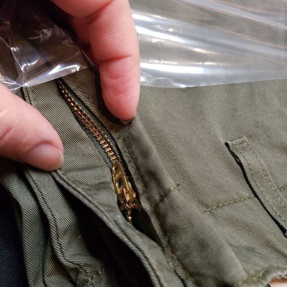 NWT Levi's Womens '94 Army green Baggy Cargo Size 25 - Picture 10 of 14